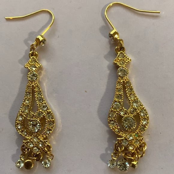 Beautiful sparkly earrings - Picture 2 of 4